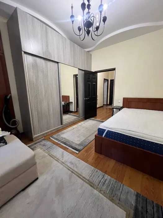 R2 Сдаётся квартира 2/2/5 на Яшнабадском р-н ор-р Кадышева!