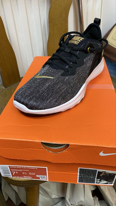 Nike TR9 flex tenesi dama