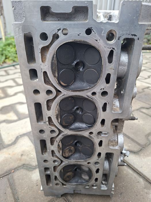 De vânzare chiulasa logan 1.2 benzină e 6