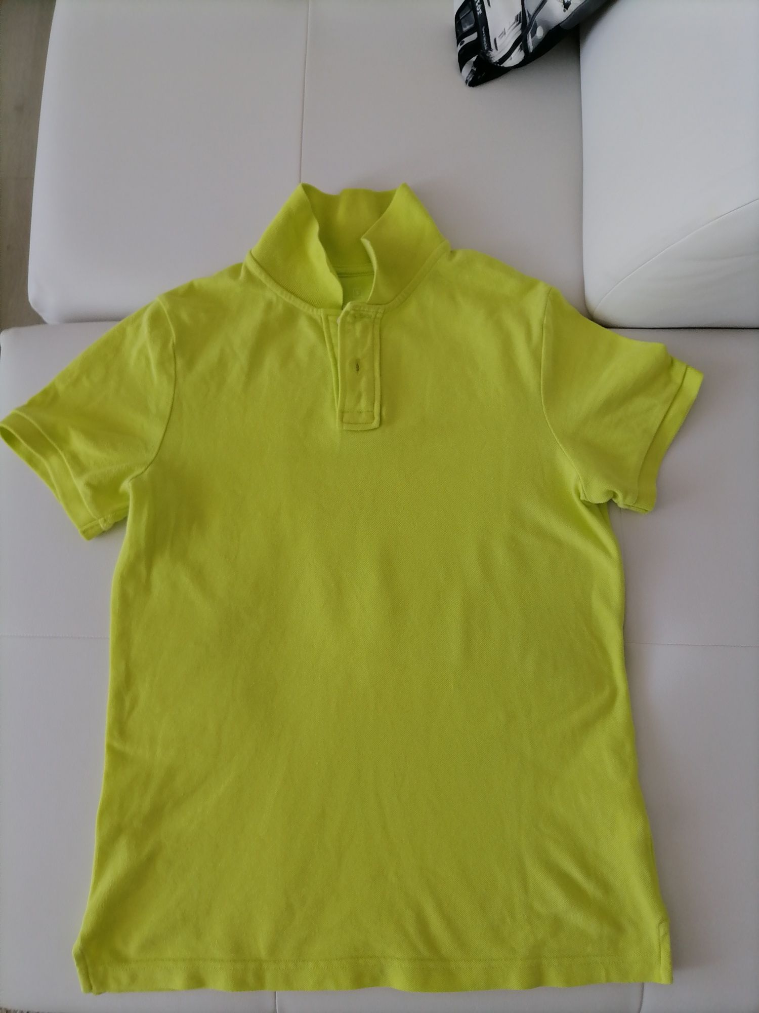 Vând Tricou polo sport, marimea S, produs nou, produs de calitate ,