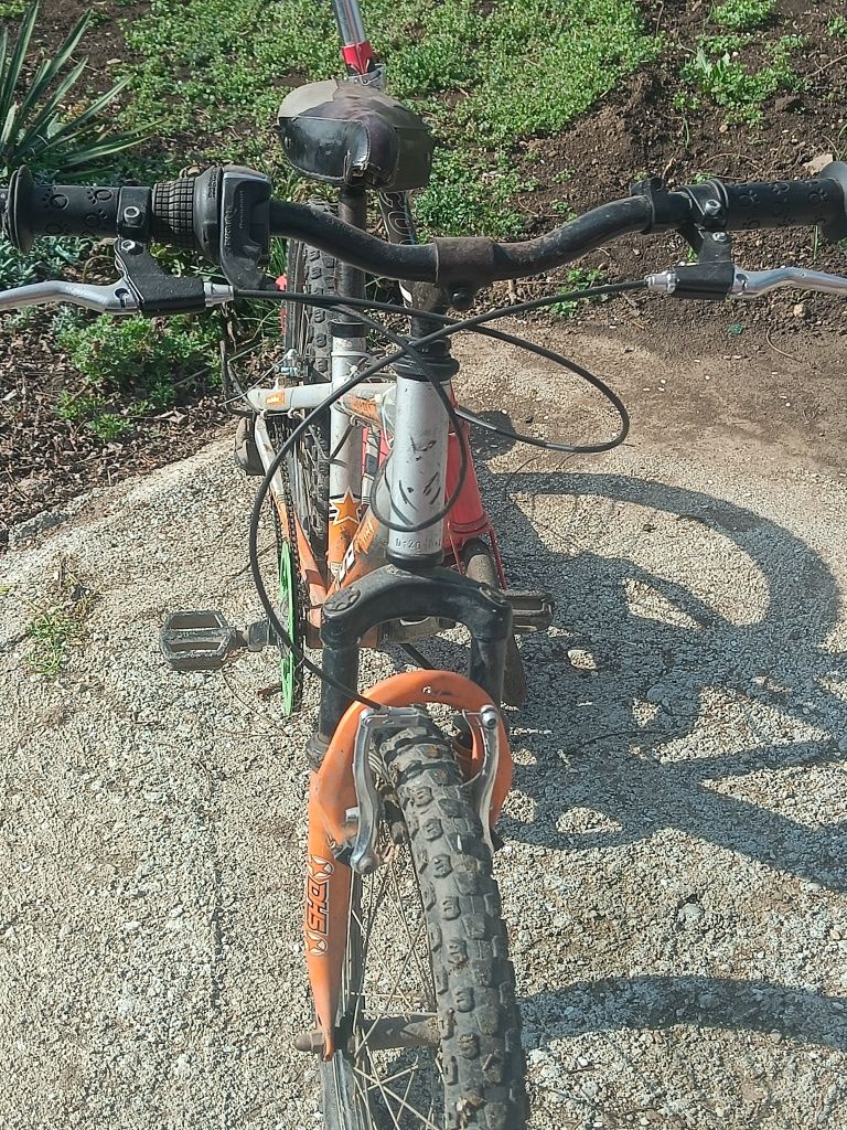 Bicicleta și trotineta pt copii între 4-8 ani