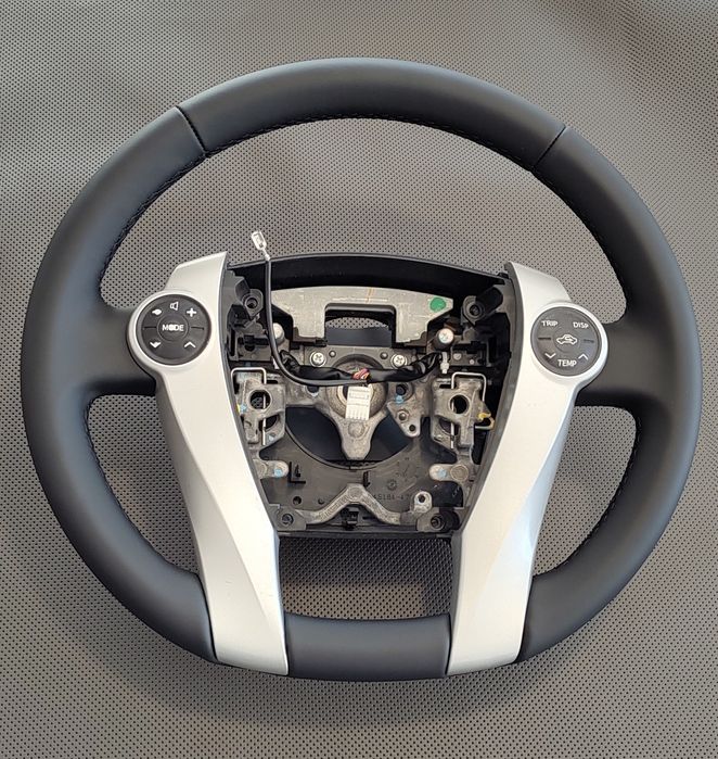 Volan retapitat Toyota prius g3..