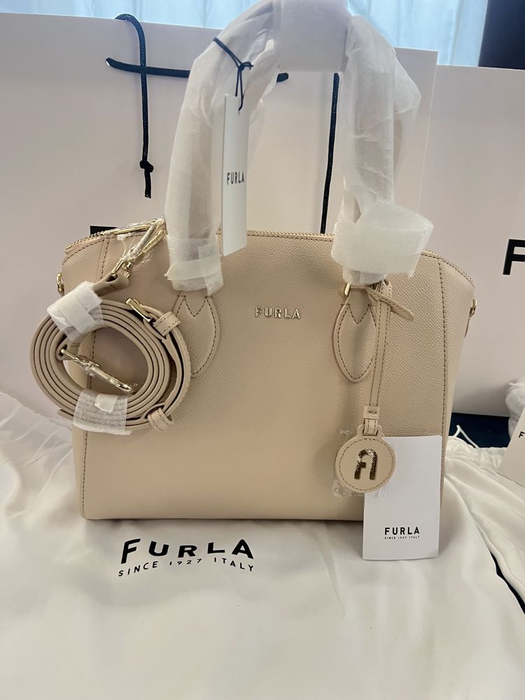 Furla Minerva в черно и розово.100%ориг,със сериен номер,етикети