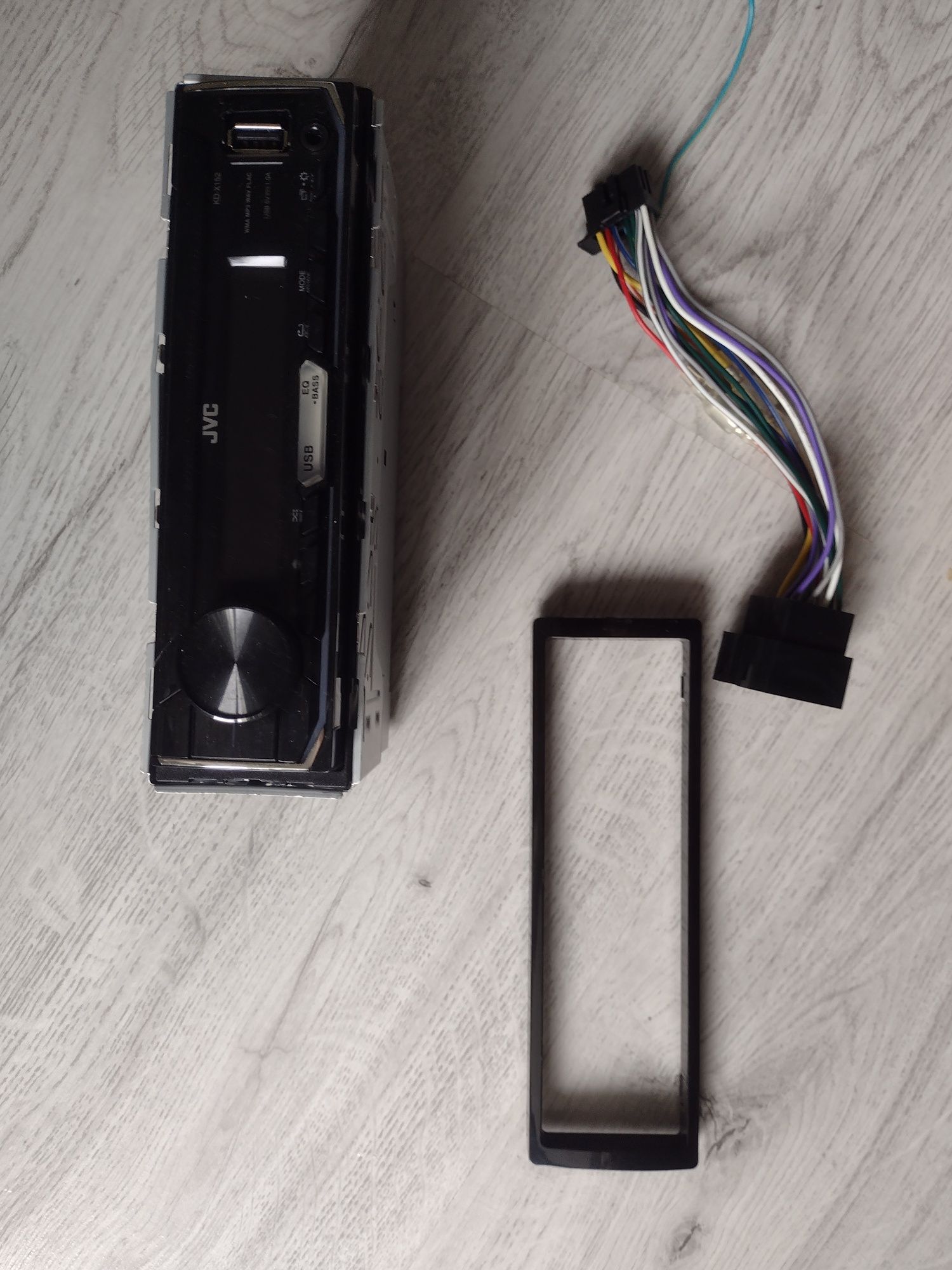 Плеър за кола JVC KD-X152, 4x50 W, USB, AUX, Subwoofer control