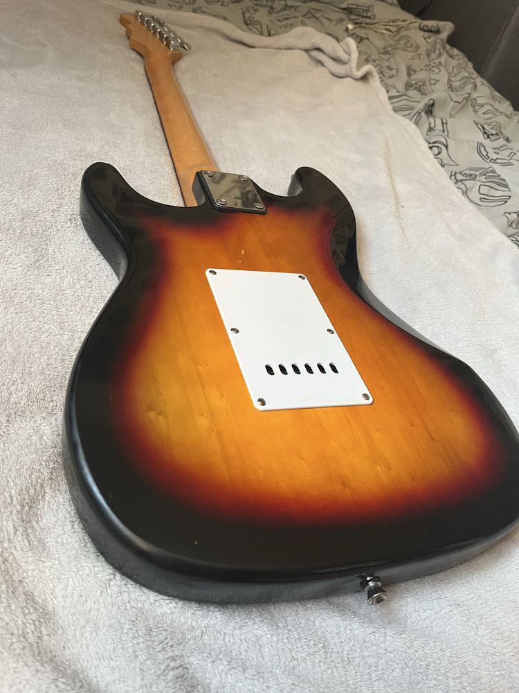 Ел. китара Campbell + кубе Fender shampion 20