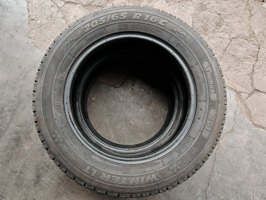 Зимни гуми за бус 205/65/16, ДОТ 3622