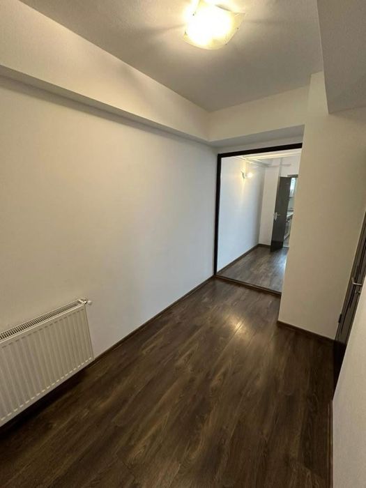 Ofer spre inchirere Apartament 3 Camere zona Piata Mare