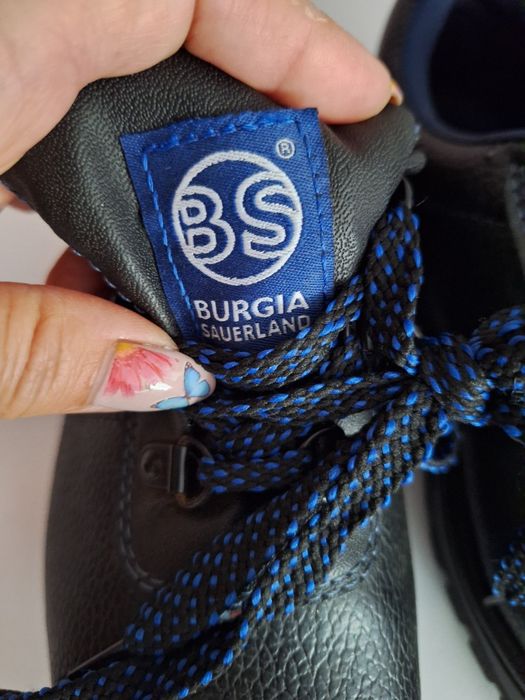 Bocanci cu fier în bot