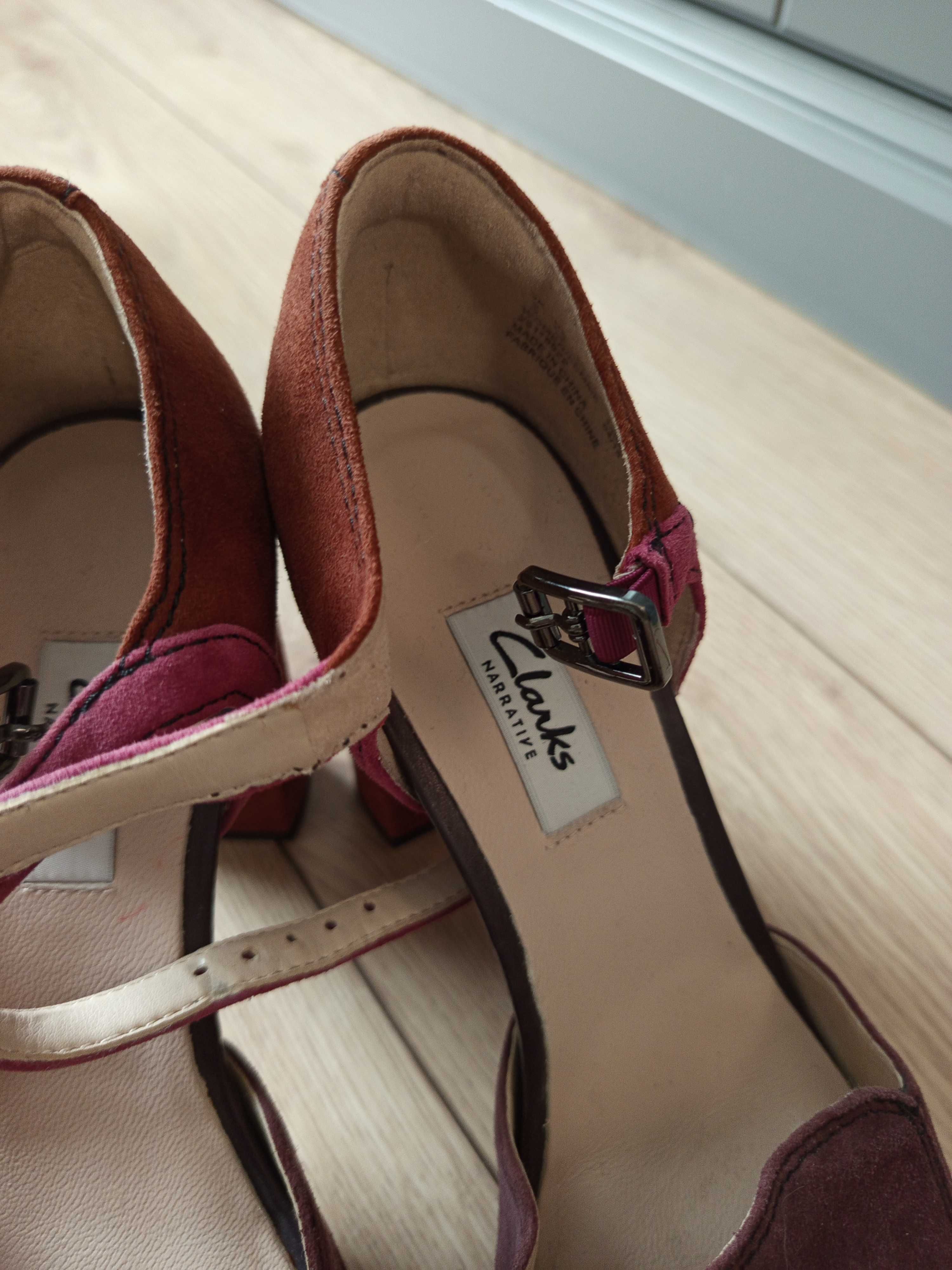 Обувки Clarks, естествен набук