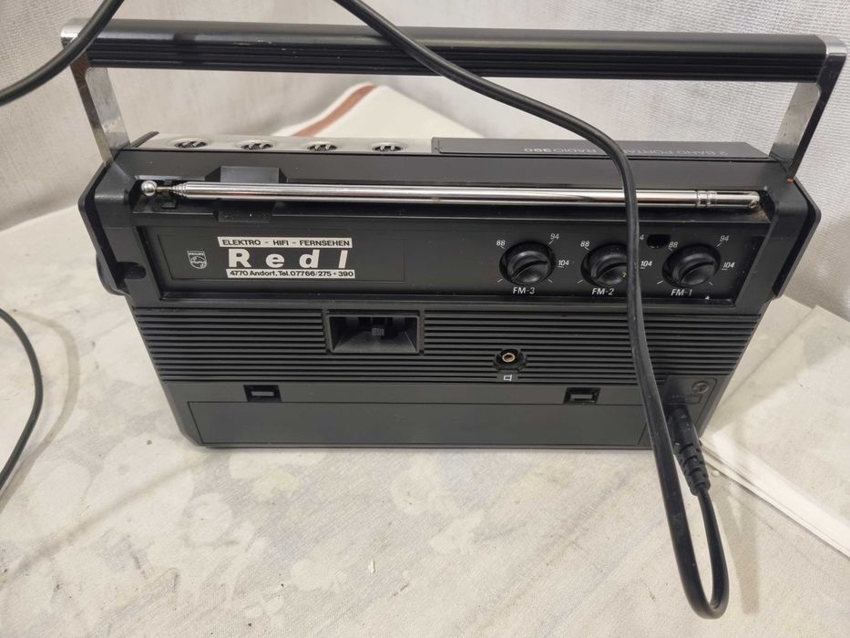 Philips vintage 2 band portable 390