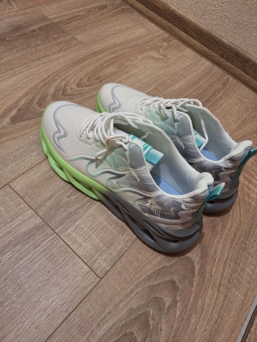 Мъжки маратонки (безплатна доставка]