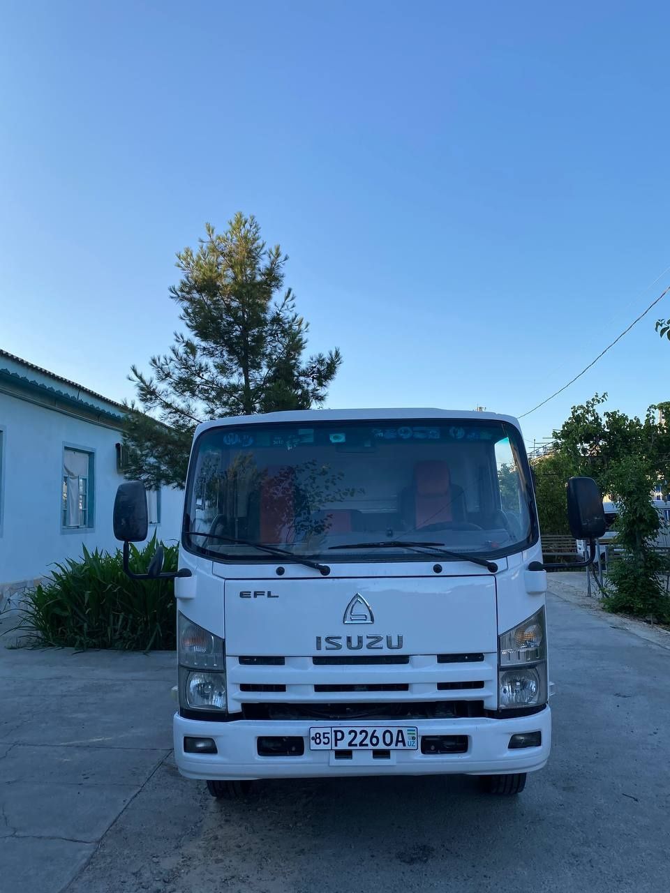 isuzu samosval 2012yil