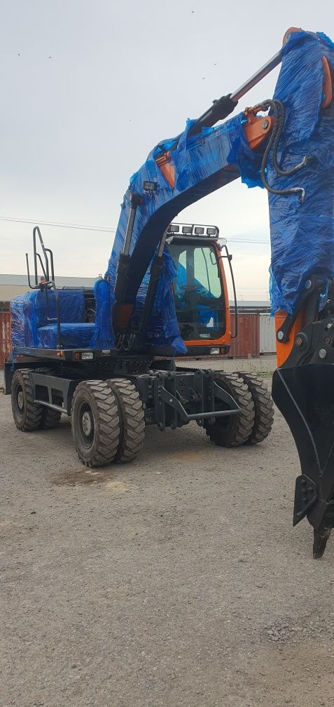 Doosan DX140W 2023 yil