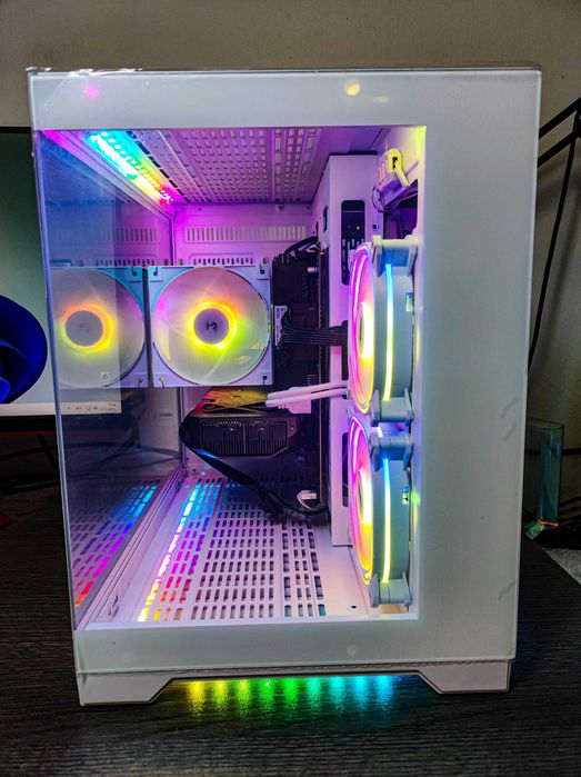 Нов! Ryzen 7 8700F, RTX 5060, 16GB DDR5 RAM, 1TB SSD NVMe