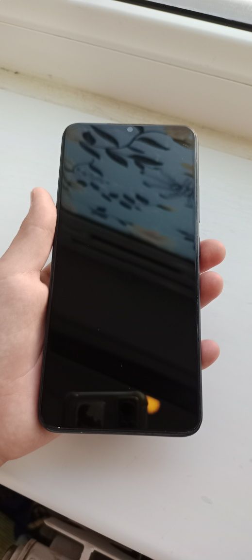 Смартфон itel p40 в идеальном состояние
