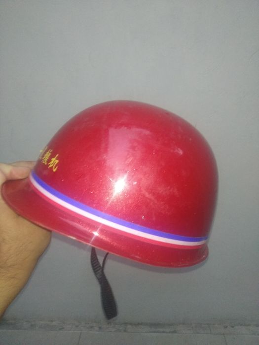 каска сотилади..