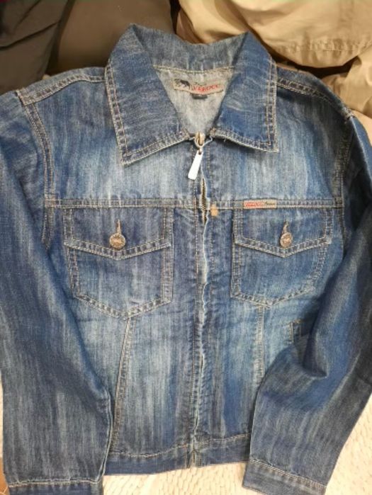 Джинсовая курточка на замке