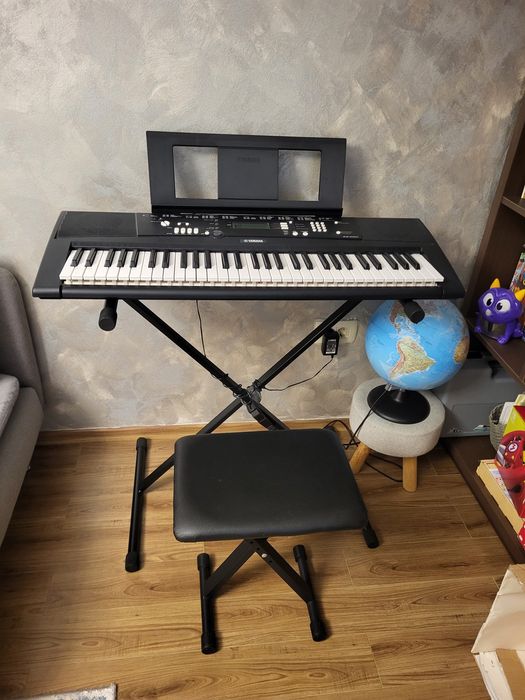 Orga  Digitala Portabil Yamaha EZ-220