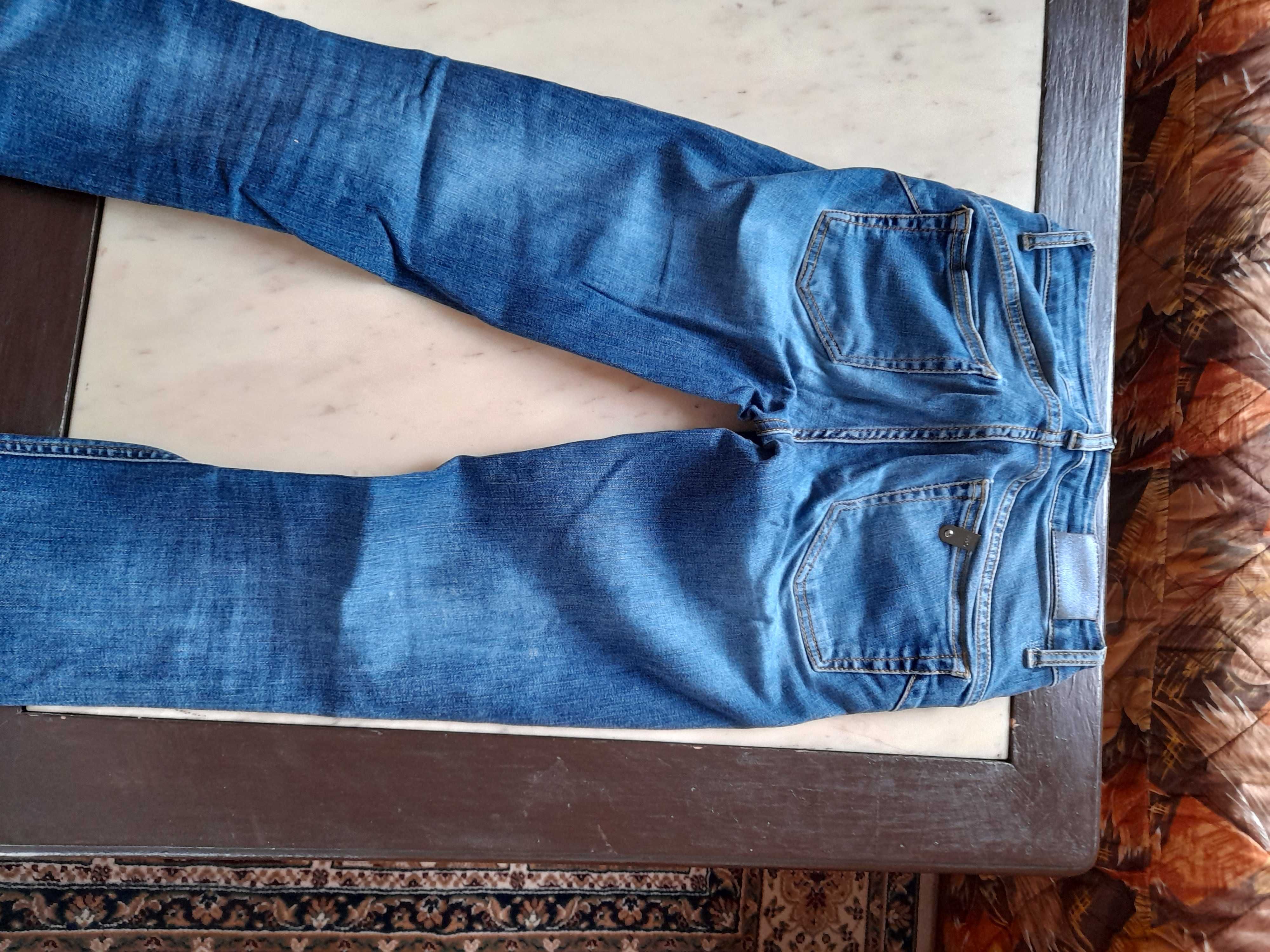Продавам дамски дънки
