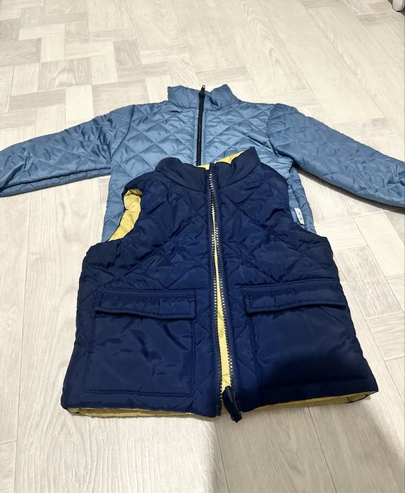 Ветровка. Безрукавка. Пинетки детские