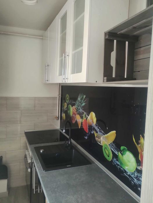 Garsonieră renovată și mobilată