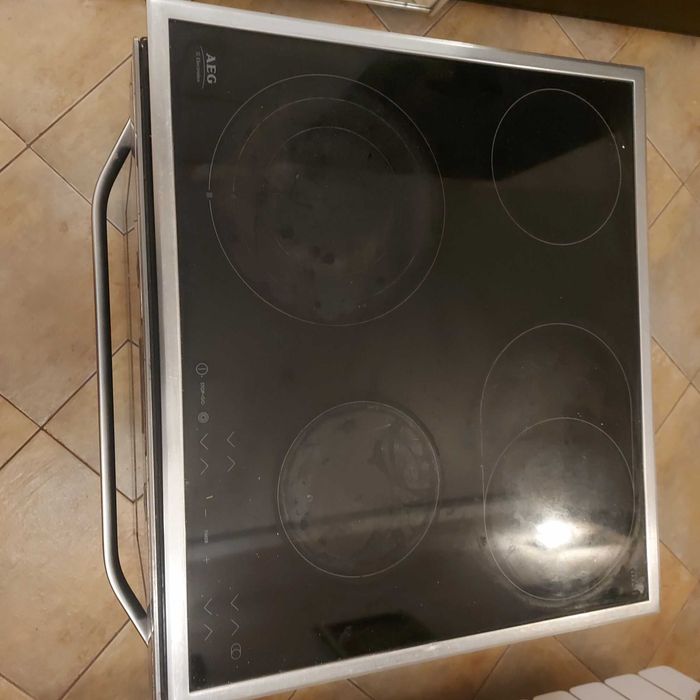 Фурна и котлони за вграждане - AEG