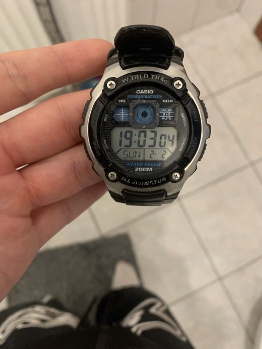 Casio AE-2000W.