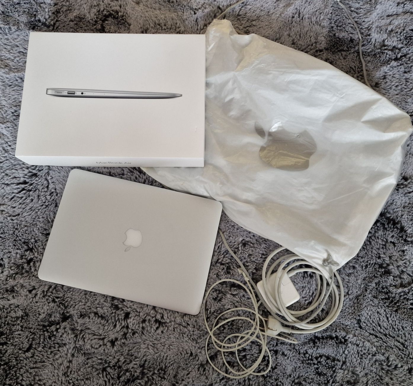 MacBook Air 13inch (Early 2015) RAM 4GB+ чанта