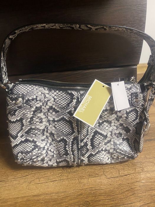 Vand geamta Michael Kors