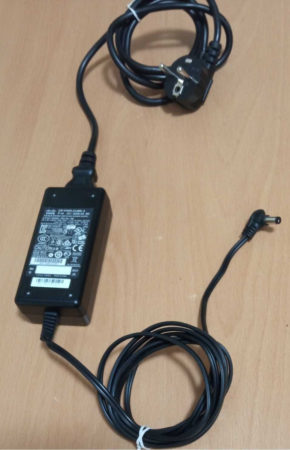 Alimentator CISCO 48V 0,38A 50-60HZ