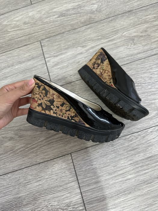 Продам босоножка