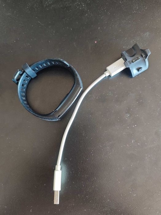 Продавам фитнес гривна Huawei Honor band 4