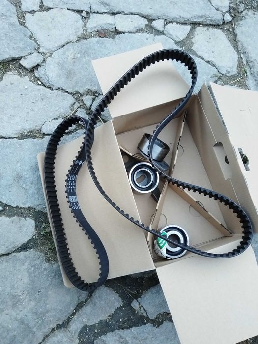 Ремъци и ролки за ангренажа на Land Rover Freelander