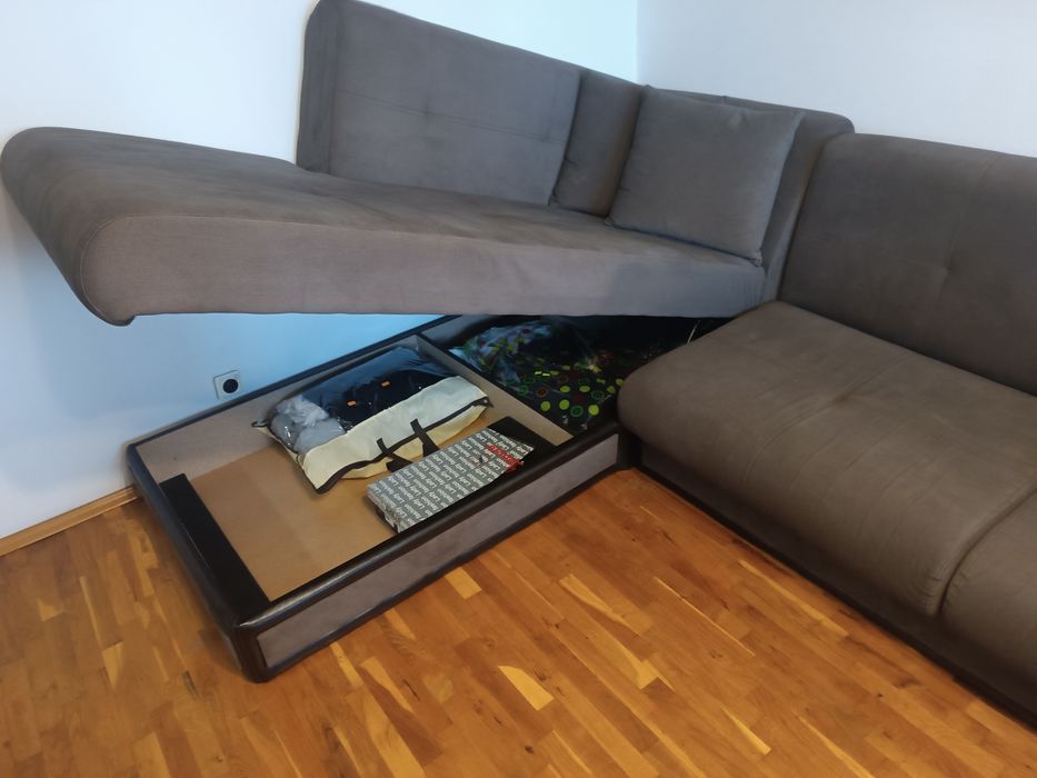 Продавам Ъглов диван