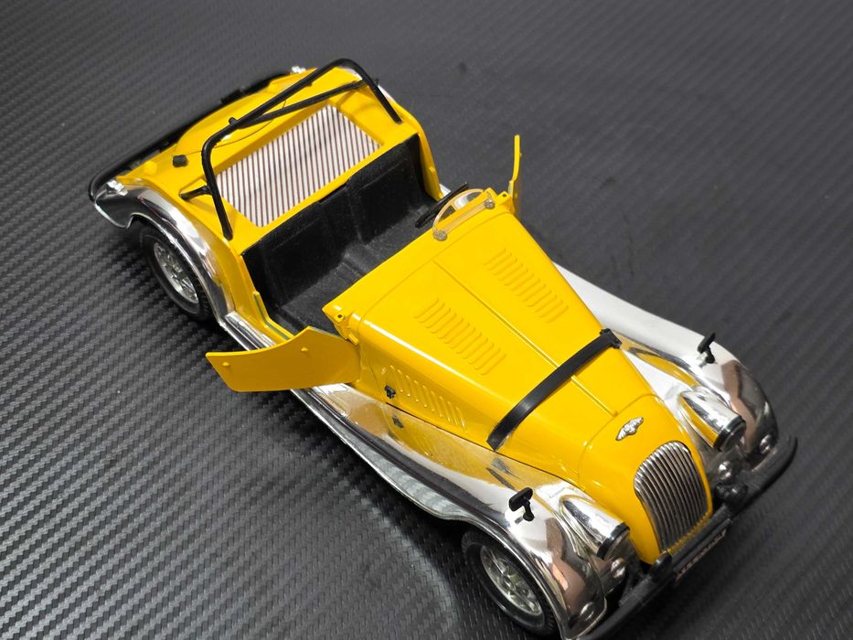 Macheta Auto 1/16 Polistil Morgan Plus 8