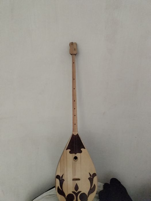 Домбра сатылады жаңа