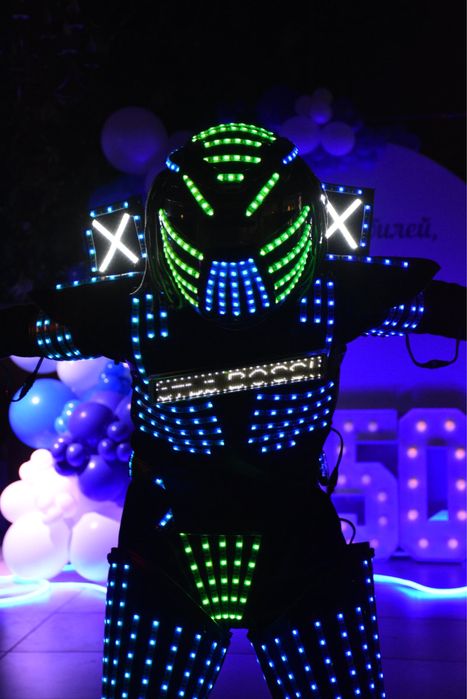 Робот шоу изненада