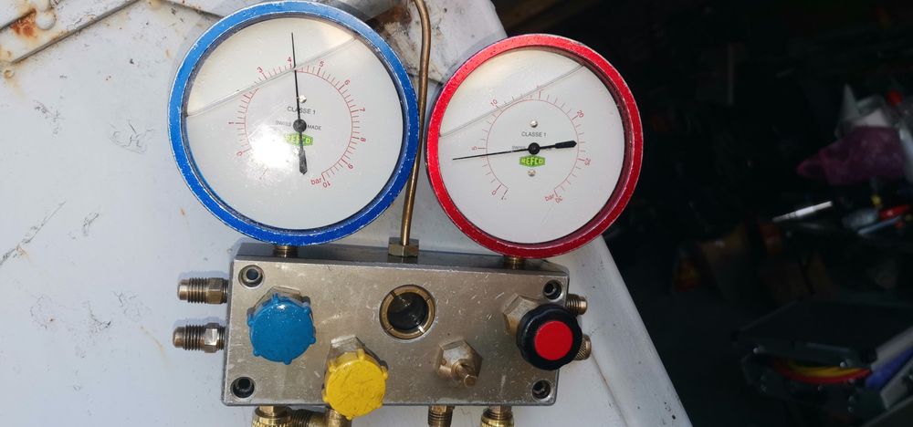 De vanzare set de baterii manometre refco M4-3-DELUXE-F-R12-CCL-60