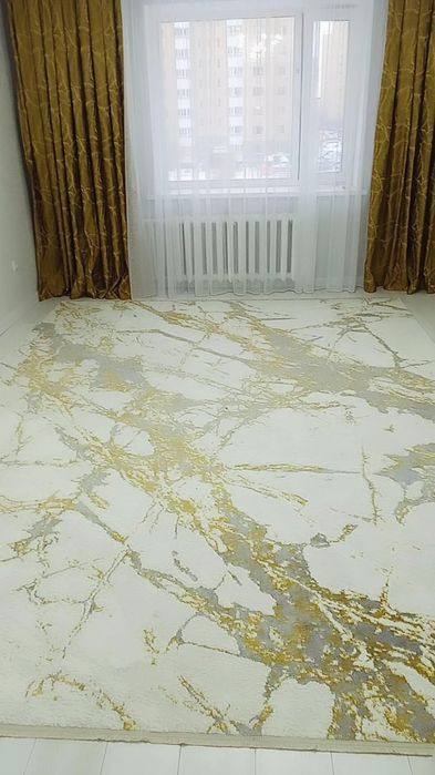 Ковер в отличном состояние