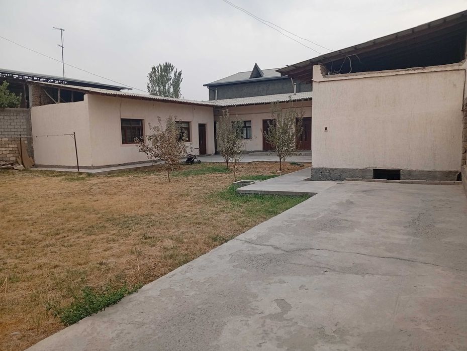 Uy sotiladi hamma sharoitlari bor