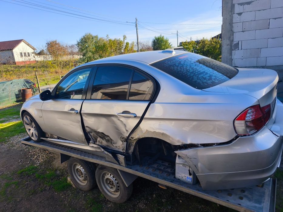 Bmw E90 318d LCI avariat