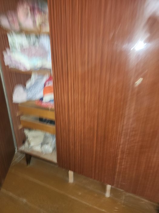 ,стол круглый,кухоный гарнтур, топчан железный ВСЕ ИЗ ДОМА