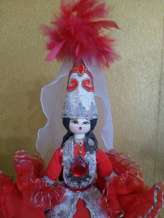 Сувенирна казахстанска национална кукла