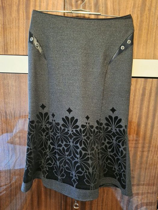 Продавам елегантна зимно/есенна пола