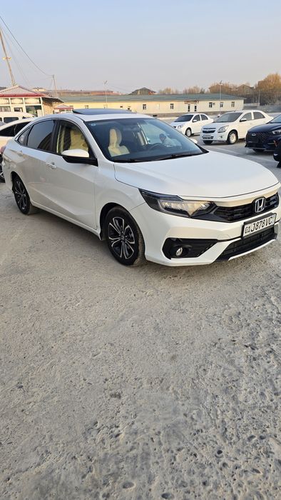 Honda Envix 2023 lyukli