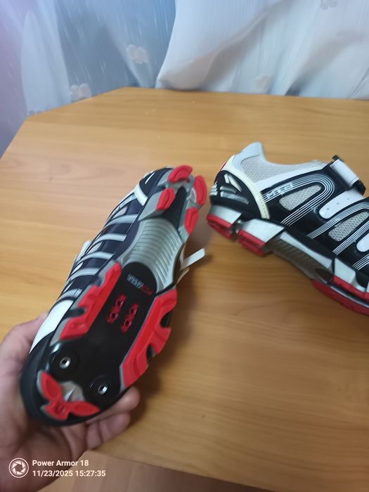 Papuci ciclism force