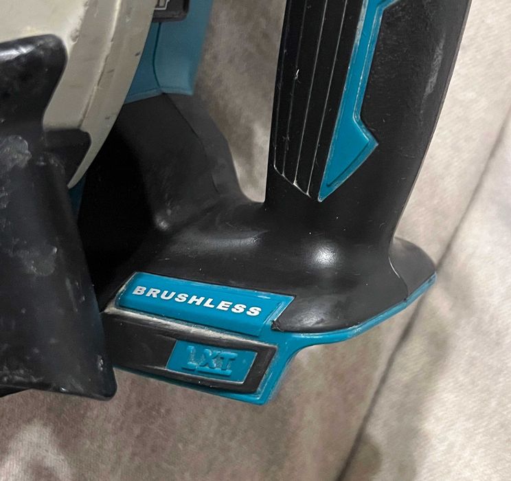 Circular Makita DHS680 18V LXT brushless doar corp functional