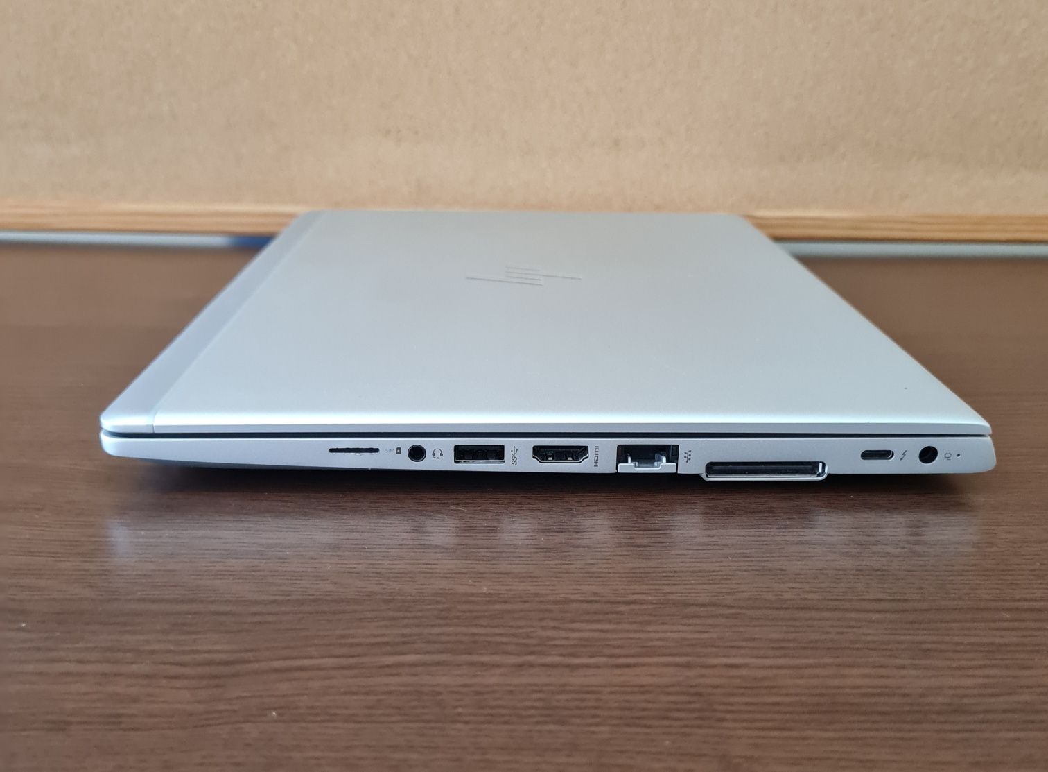 hp elitebook 830 G5 / i5 / full HD / SSD /