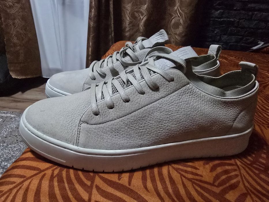 Adidași Hinson, piele