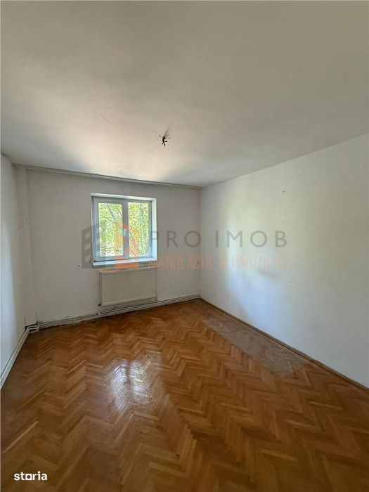 Apartament 3 camere cf 2  semidecomandat zona Micro 14